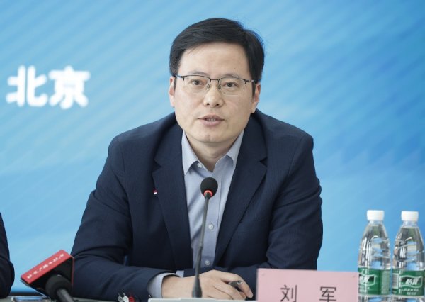 前苏宁跟队谈刘军旧事：服务儒雅，曾在集团千东说念主大会上因任航挨批