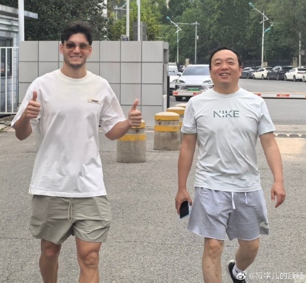 记者：萨尔瓦多受伤部位淤血严重，预测要两周后才智作念复位手术