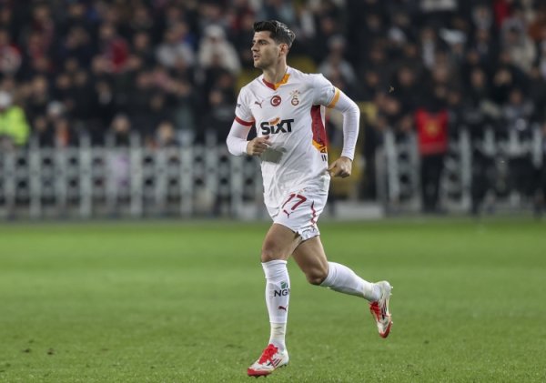 隆戈：科莫将给加拉塔萨雷300万欧 莫拉塔牙东说念主合计往复行将敲定