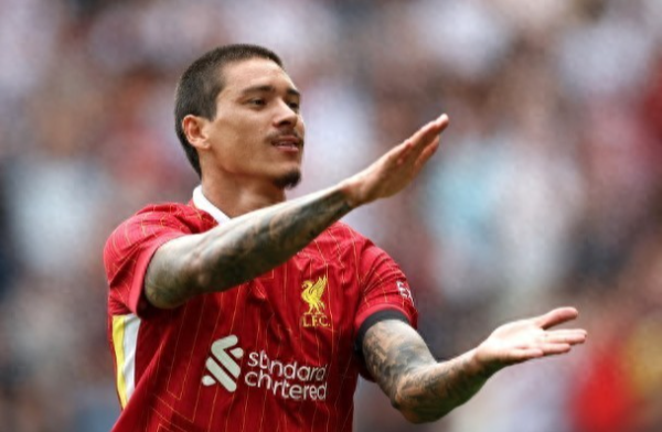 继早前的路易斯·迪亚兹离队后, 传努涅斯咫尺也将离开利物浦