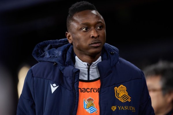 记者：瓦伦西亚寻求引进时尚，与皇家社会商谈再次租出萨迪克