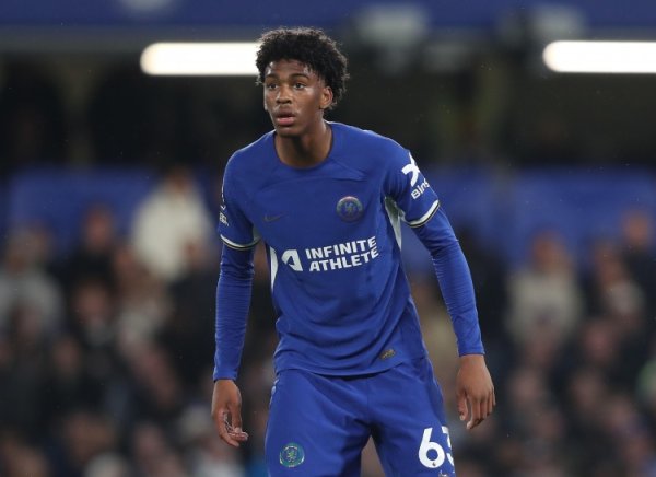 记者：科尔维尔受伤后切尔西还有6名中卫，伯恩茅斯专诚阿奇姆彭