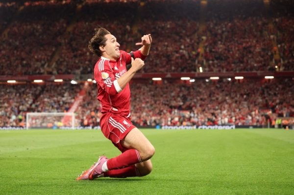 范迪克：基耶萨特别奋发但老是不荣幸被伤病困扰，咱们天下王人爱他