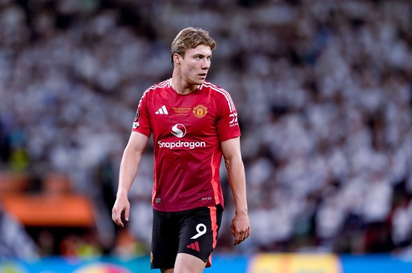 落寞报：富勒姆接洽了霍伊伦的情况，曼联更思他去国际