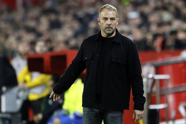 每体：弗里克决定巴萨今天休假，但该队仍有部分球员到健身房加练