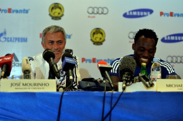 夺1欧冠&两英超冠军！2005年的今天，切尔西签下加纳中场埃辛