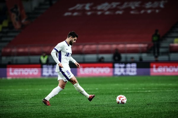 记者：年底协议到期的哈达斯，已与津门虎就续约达成一致