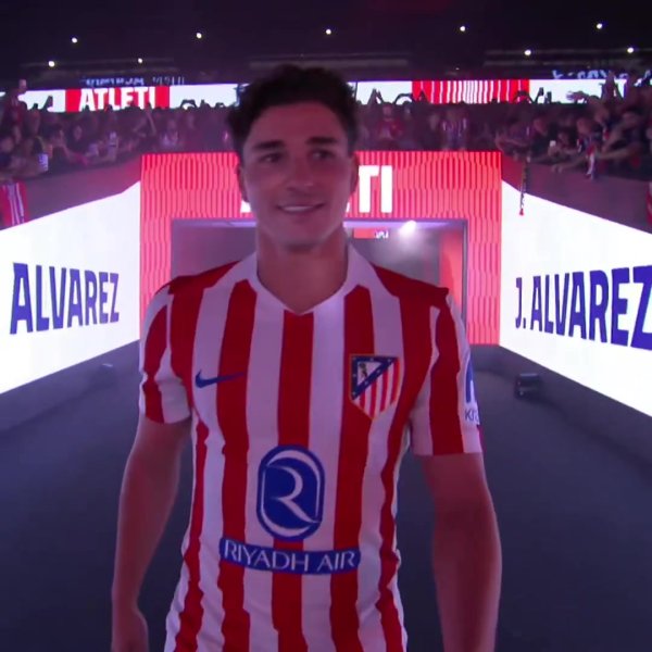 厌烦强烈！马竞举办迎新之夜行径，球迷们高呼阿尔瓦雷斯名字