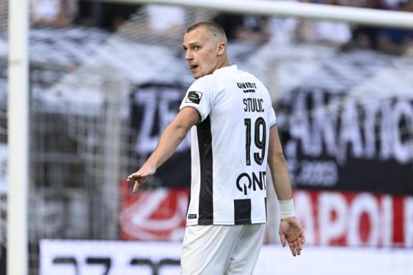 迪马：莱切敲定23岁沙勒罗瓦前卫斯图利奇，转会费500万欧