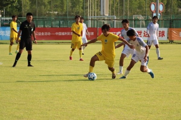 深圳新鹏城U19在第四届中国青少年足球联赛中闯入天下16强