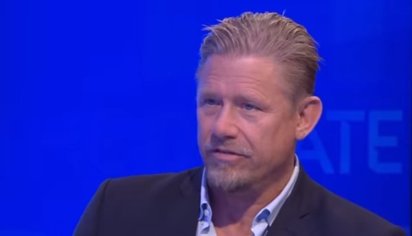 舒梅切尔：目下当曼联球迷真难啊，他们差点就输了好在有东说念主站出来