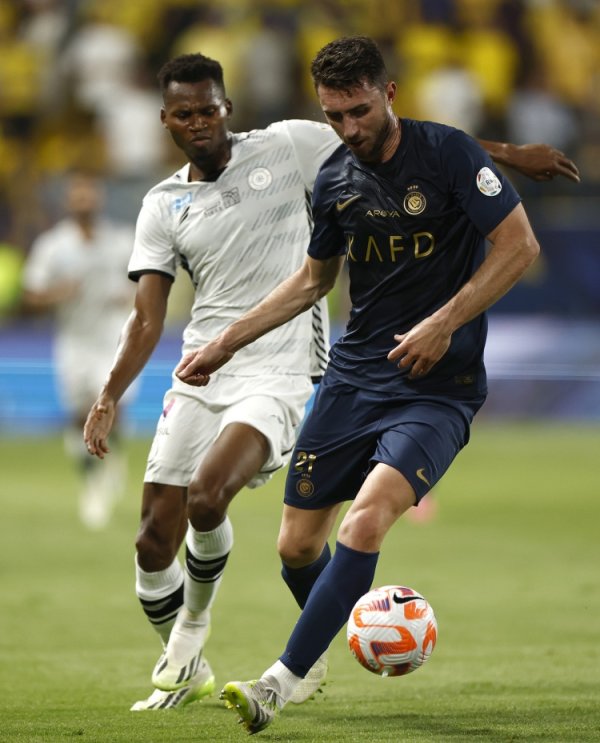 翻车了？马卡：拉波尔特走动不可能完成，胜利未实时交文献