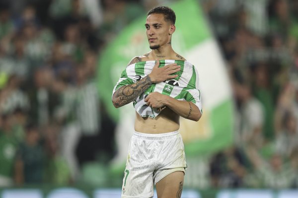 西媒：贝蒂斯与曼联达基本条约，2000万欧买安东尼50%整个权