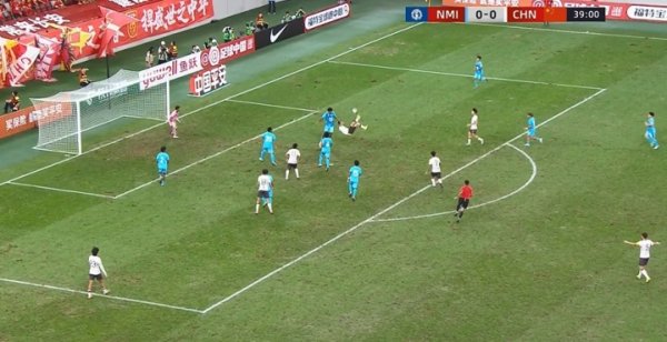 照旧0-0！第39分钟，拜合拉木禁区内倒钩敲门，皮球偏出底线