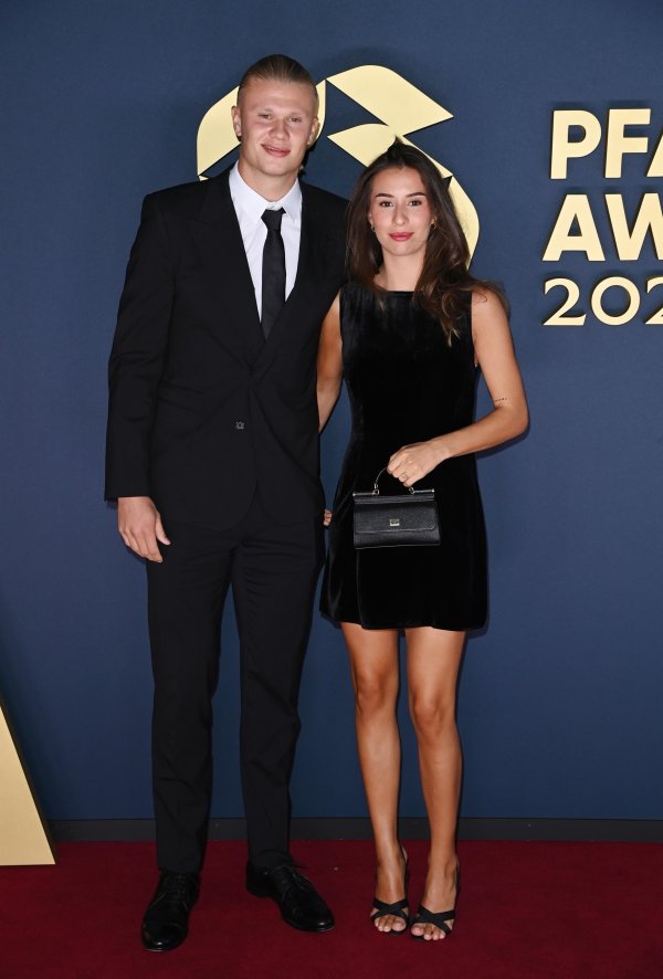 哈兰德建议光棍东说念主士：多外出外交，总会在最不经意的时候找到女友