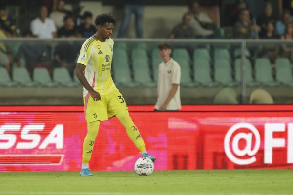 尤文臣方：卡巴尔右大腿股二头肌中度挫伤，两周后复查