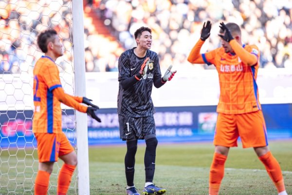 鲁媒：于金永近期出现肺炎症状 泽卡阐述比赛情况看是否出场