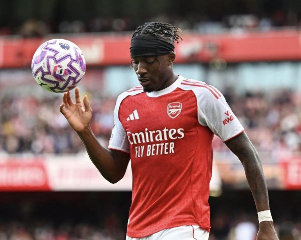 记者: 切尔西卖马杜埃凯是重荷决定, 但要腾位置给埃斯特旺