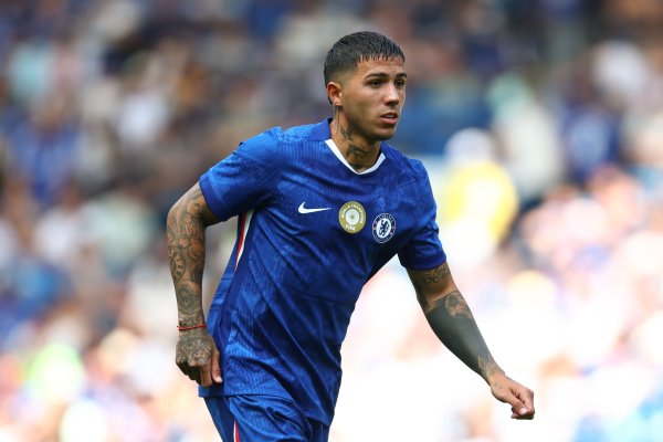 什么剧情？太阳报：旺达曾给恩佐发迟滞短信，恩佐还给女友看