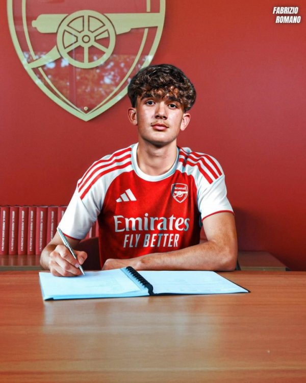 罗马诺：15岁谈曼与阿森纳签下新约，明天劳动合同也仍是谈妥