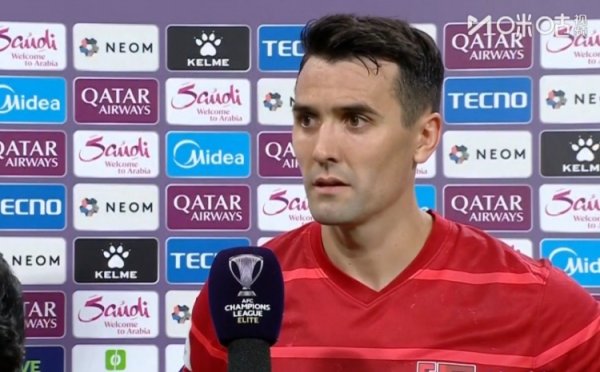 周定洋：咱们很早丢球但莫得废弃，踢亚冠是一个很好的学习契机