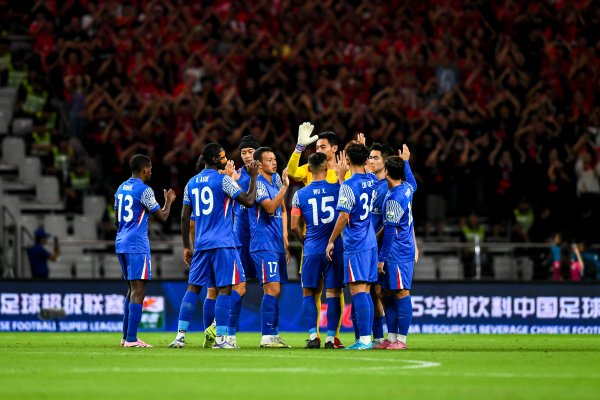 足球报：申花如实表面上还有争冠的但愿，但争冠竞争力比拟有限