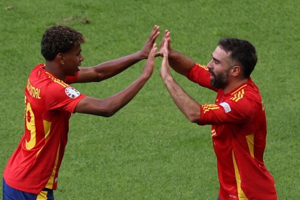 来岁还要一说念踢宇宙杯！西足协复兴：皇萨球员突破不会影响国度队