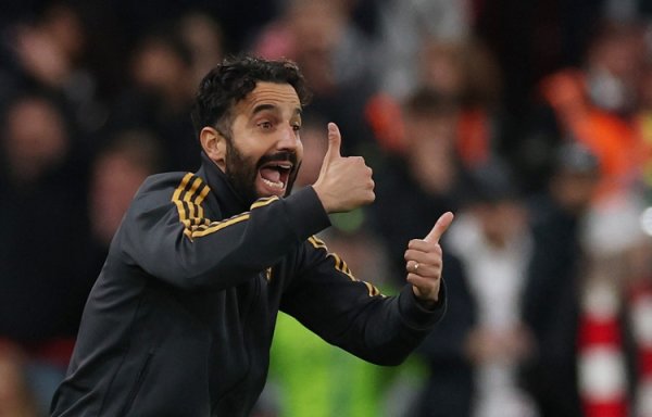 无锋阵力克赤军！曼晚：阿莫林濒临是否继续启用舍什科的幸福郁闷