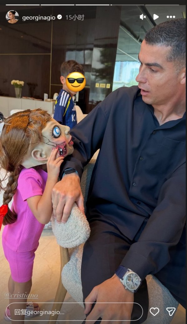 吓了一跳！C罗看到男儿万圣节装束色彩讶异