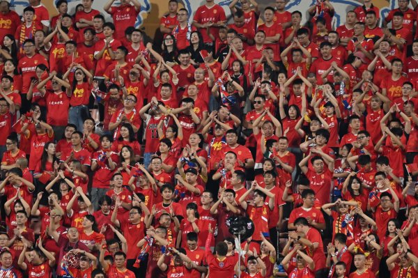 赢球即冲超！足球报：铜梁龙仍合手有上风，末轮需要“重庆血性”