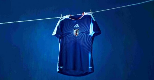 日本队发布2026年主场球衣“水平线”，门将球衣打算灵感来自释教