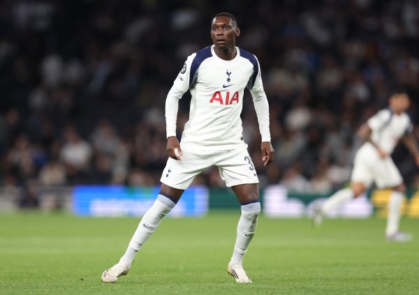 BBC：穆阿尼下巴被马奎尔撞伤但不需要汲取手术，预测缺阵6到8周