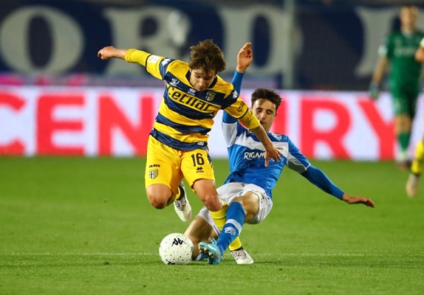 记者：尤文仍良善帕尔马24岁中场伯纳贝