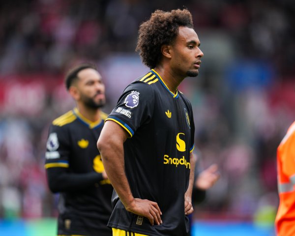 前球探：曼联冬窗不会放走梅努和皆尔克泽，你需要这些球员