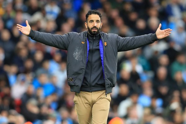 太阳报：曼联非国脚球员周一至周三探员，这几天休息