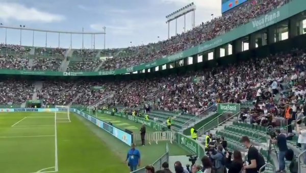 万众扎眼🔥阿根廷考试免费灵通，超2万球迷现场看梅西考试