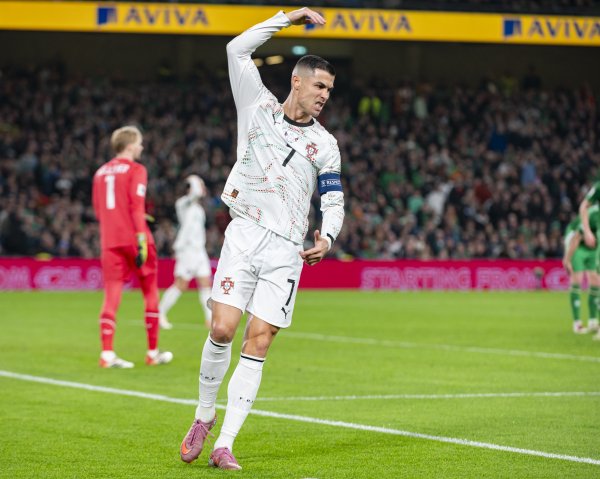 C罗错过两场寰宇杯❓国外足联次第条例：肘击至少禁赛3场