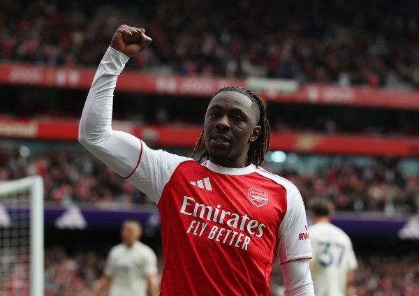 德比首秀戴帽！埃泽：作念梦皆不敢念念象这么的期间 我本应该打进4球