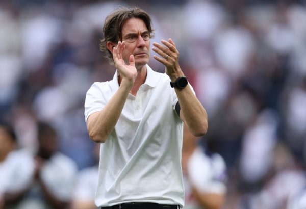 若何破解枪手定位球政策？弗兰克：给与三中卫是正确的遴选