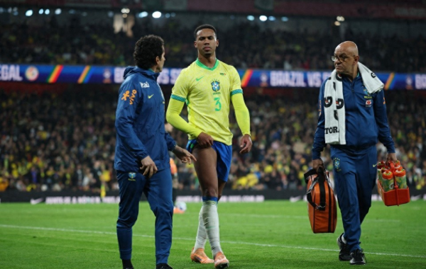 巴西队得手阿森纳却碰到重创: 主力中卫伤退