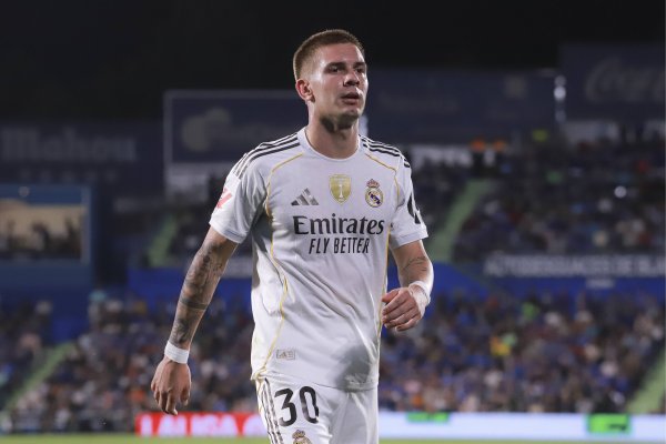 伤愈归来！阿斯：马斯坦托诺的主义是竞争皇马首发位置