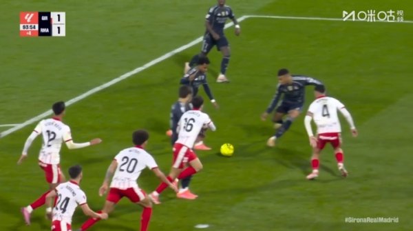 李哥蒙头龙哥跪😐罗德里戈弯曲步点准备射门，姆总中途杀出打偏